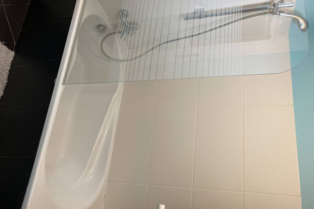 Photo of Bathroom in Chatou