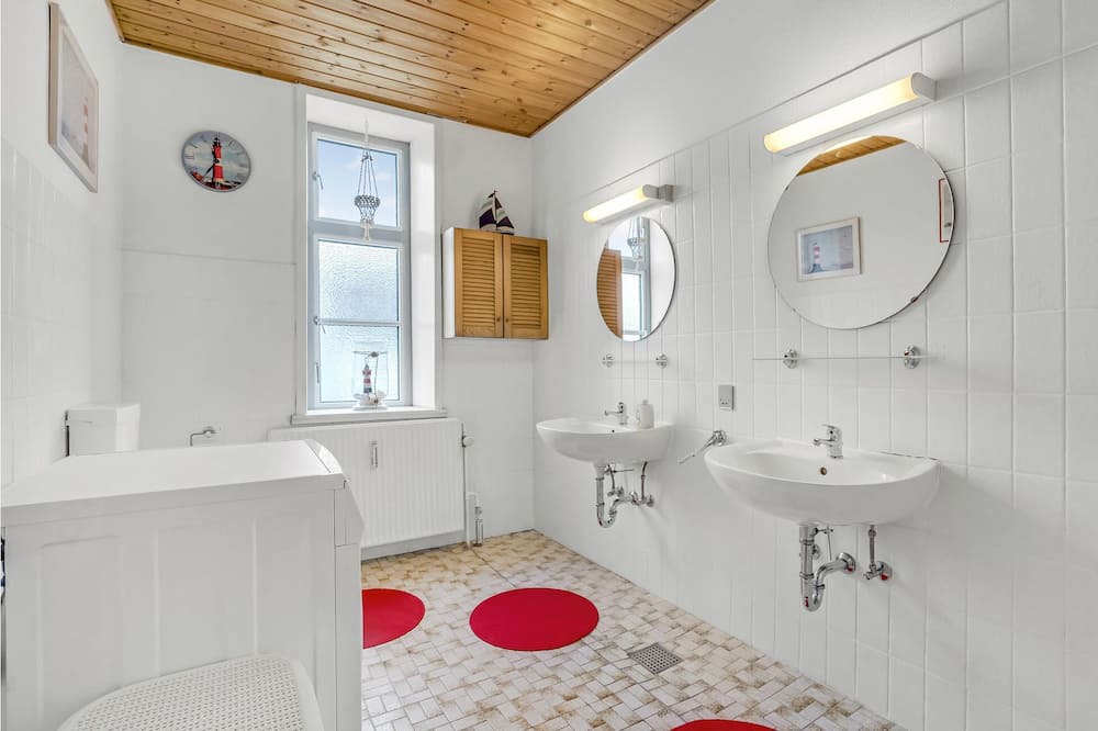Photo of Bathroom in Tonder