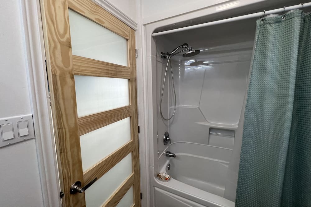Photo of Bathroom in Saint Hyacinthe