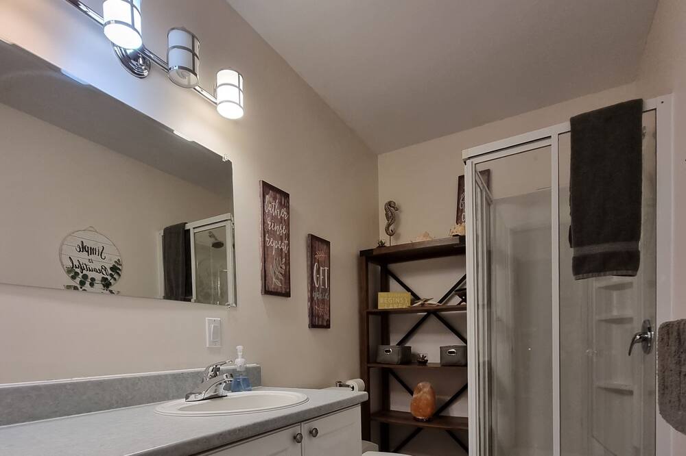 Photo of Bathroom in Little Current