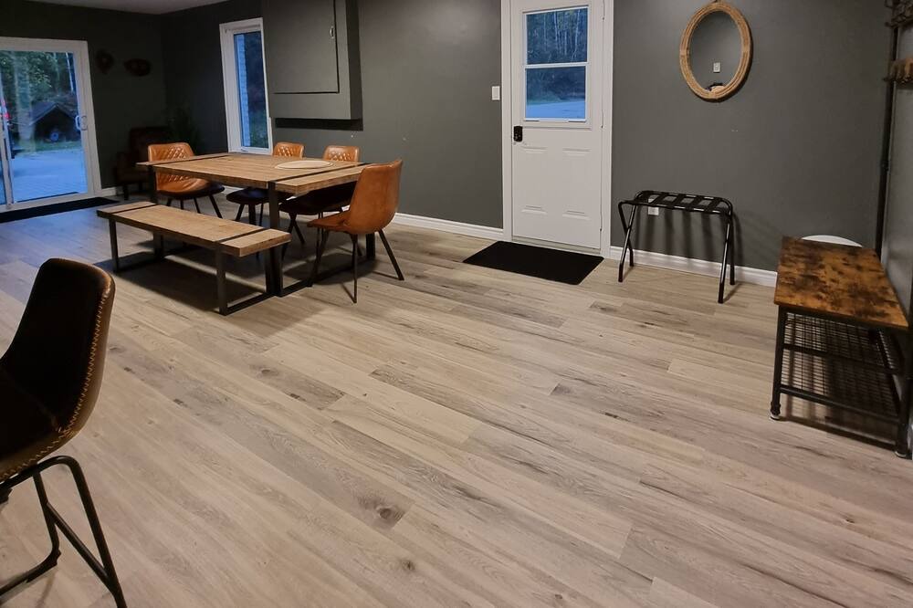 Photo of Livingroom in Little Current