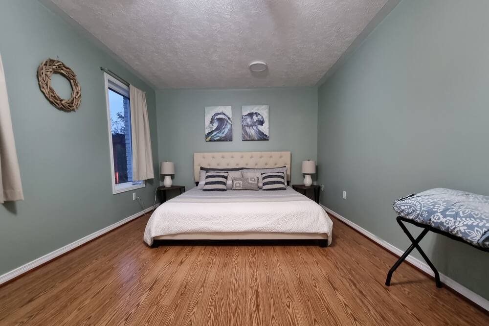 Photo of Bedroom in Little Current
