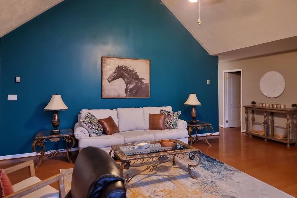 Photo of Livingroom in Little Current
