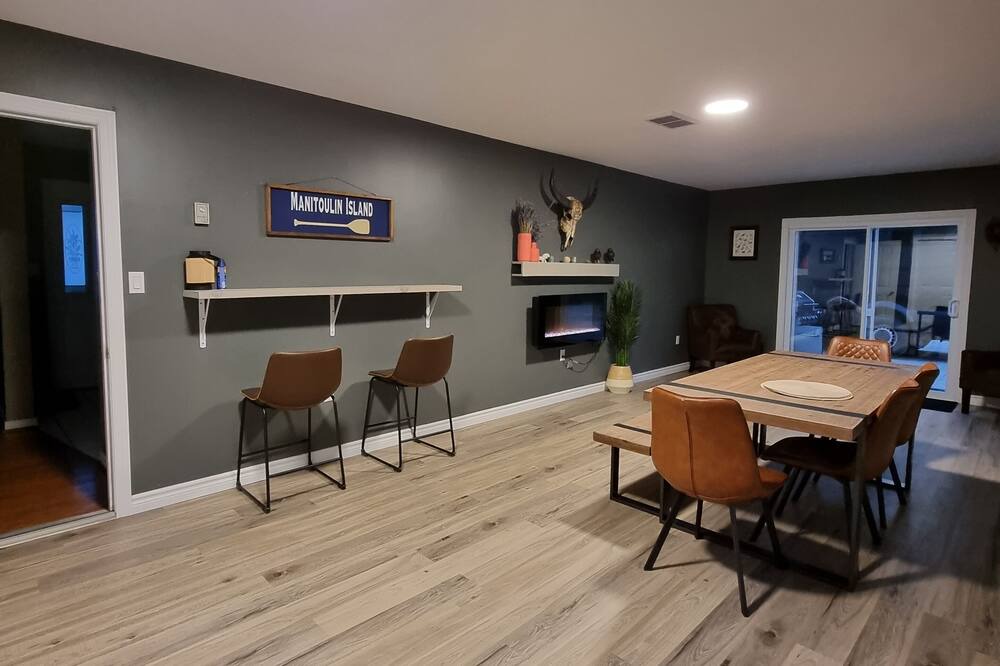 Photo of Livingroom in Little Current