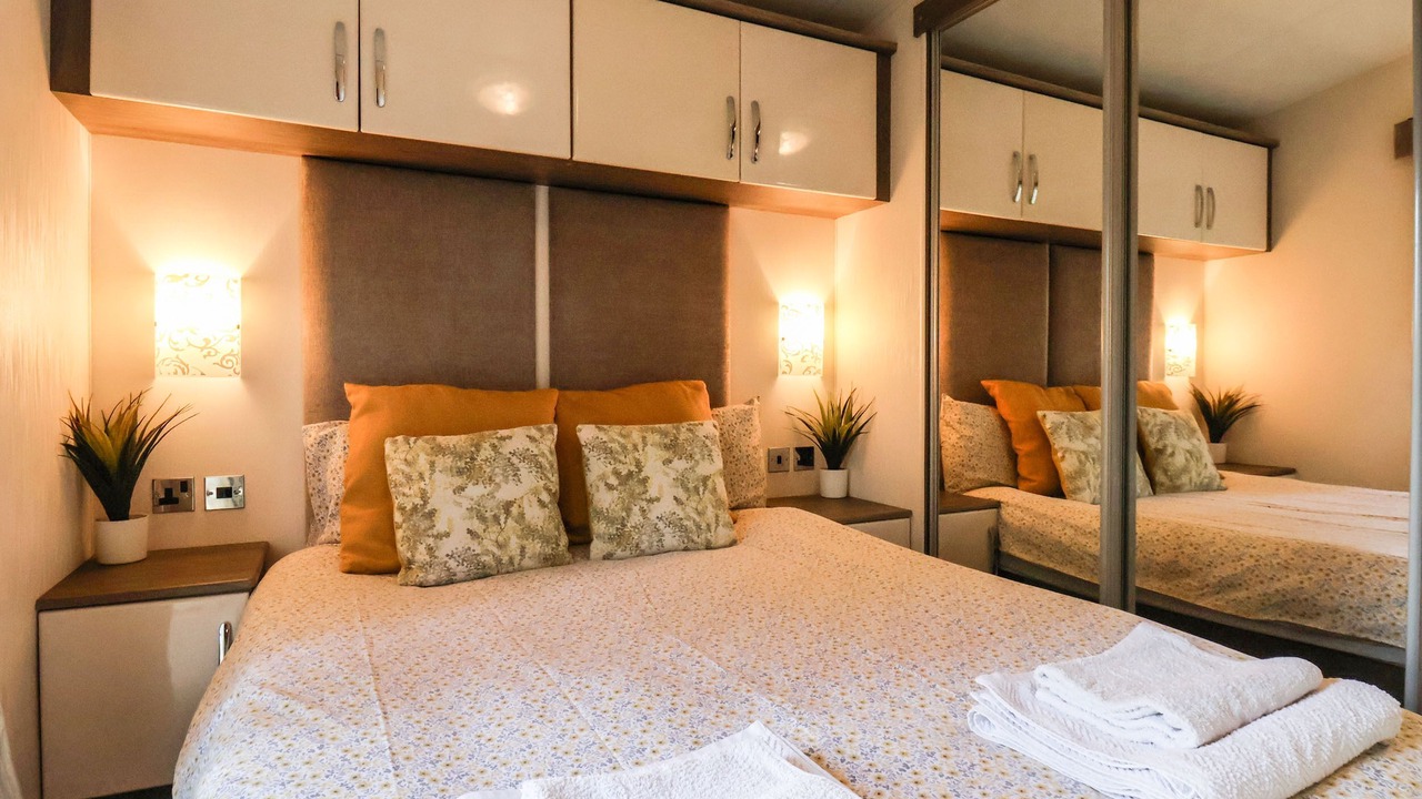 Photo of Others in Cayton Bay