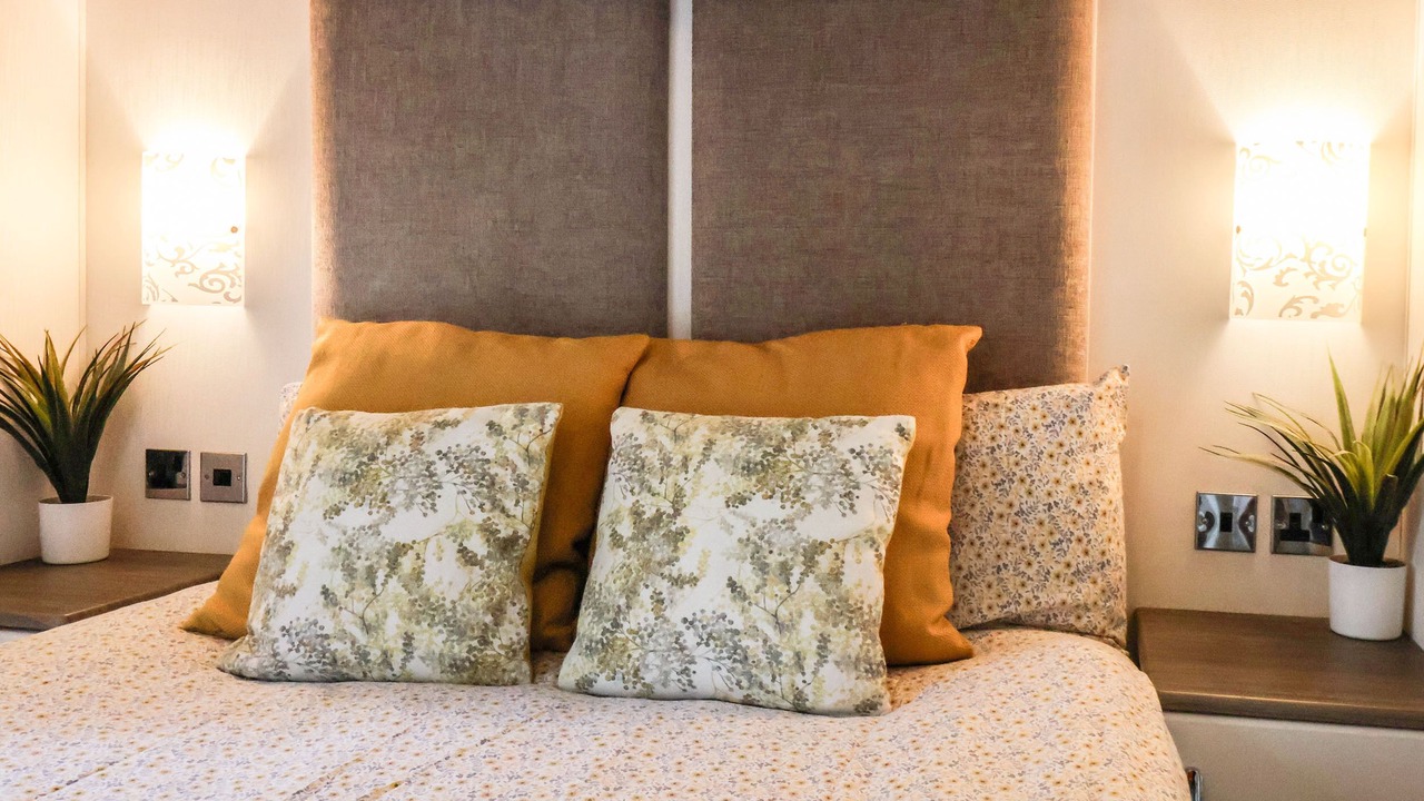 Photo of Others in Cayton Bay