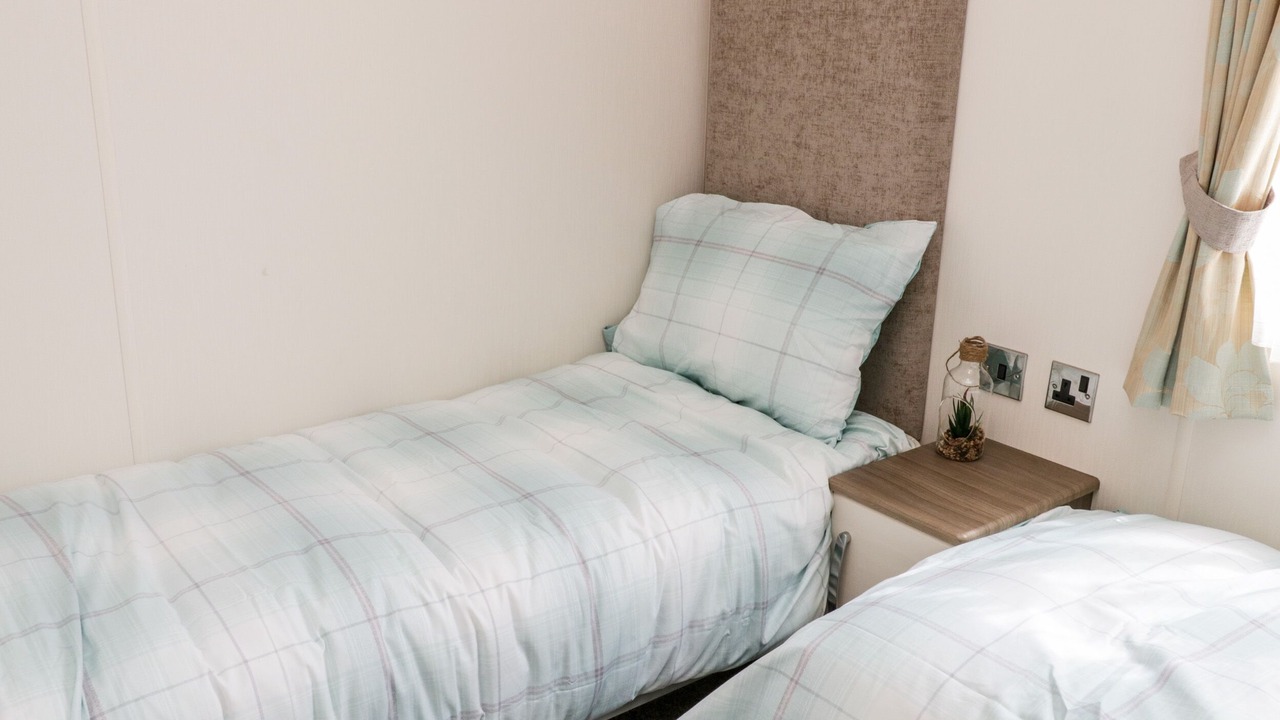 Photo of Others in Cayton Bay