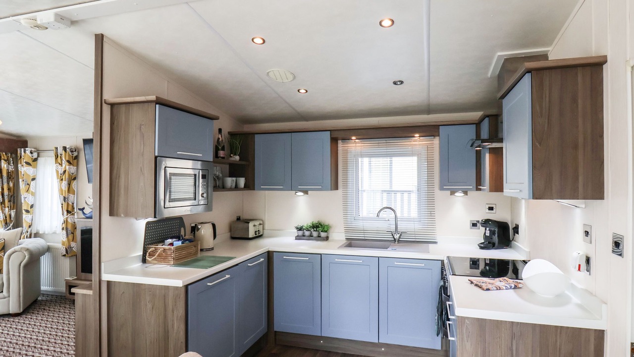 Photo of Others in Cayton Bay