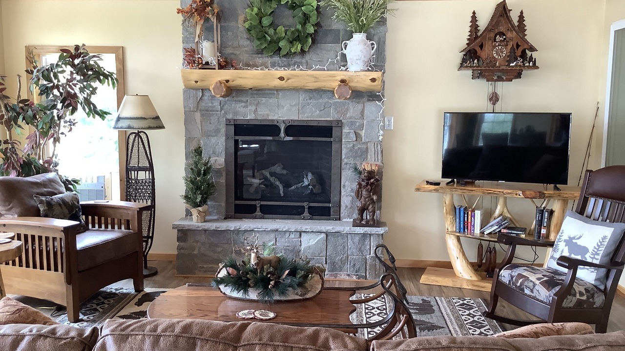 Photo of Livingroom in Ellenburg Depot