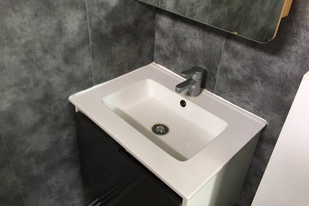 Photo of Bathroom in Coteaux Ouest