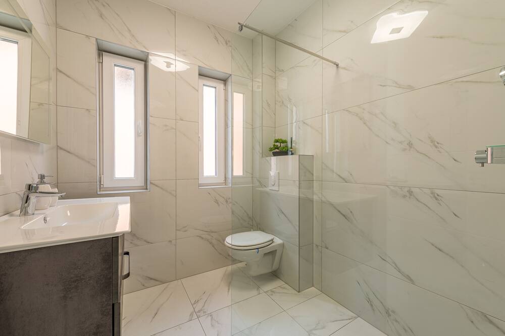 Photo of Bathroom in Karlobag