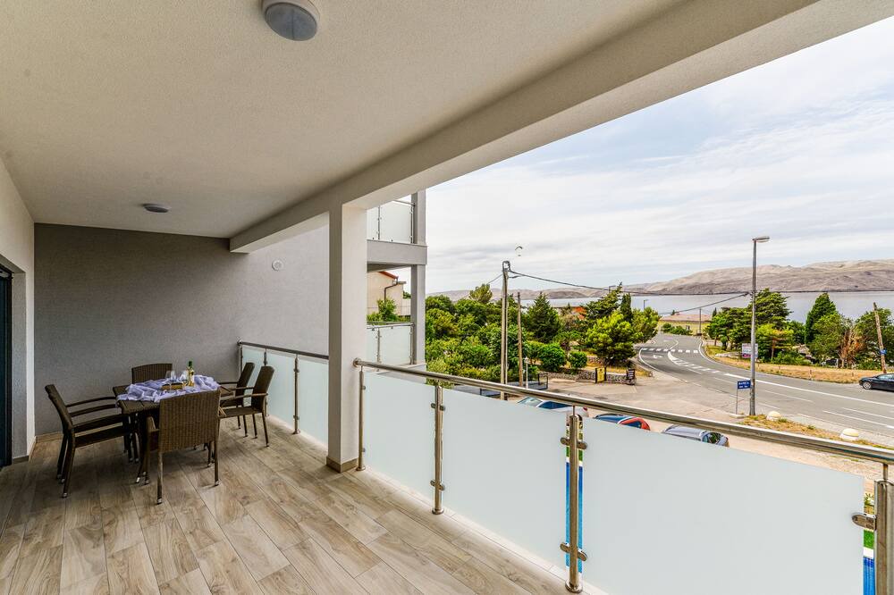 Photo of Patio Balcony in Karlobag
