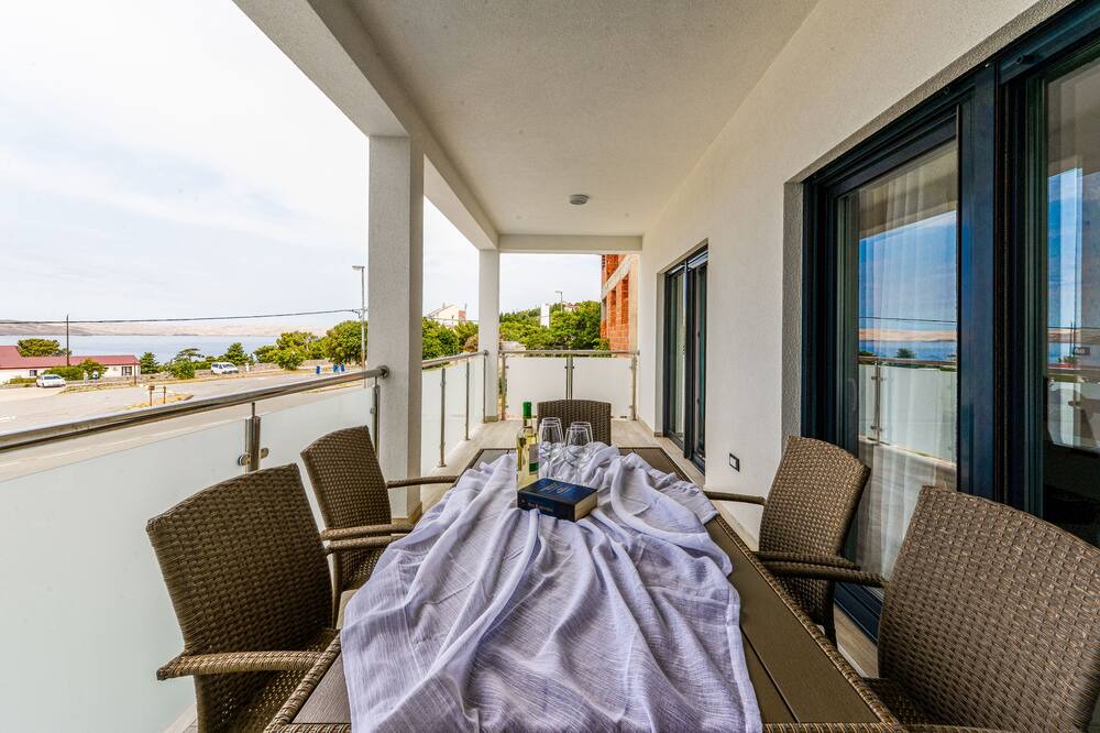 Photo of Patio Balcony in Karlobag