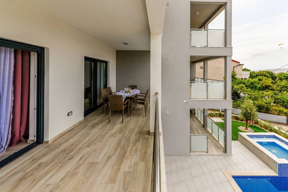 Photo of Patio Balcony in Karlobag