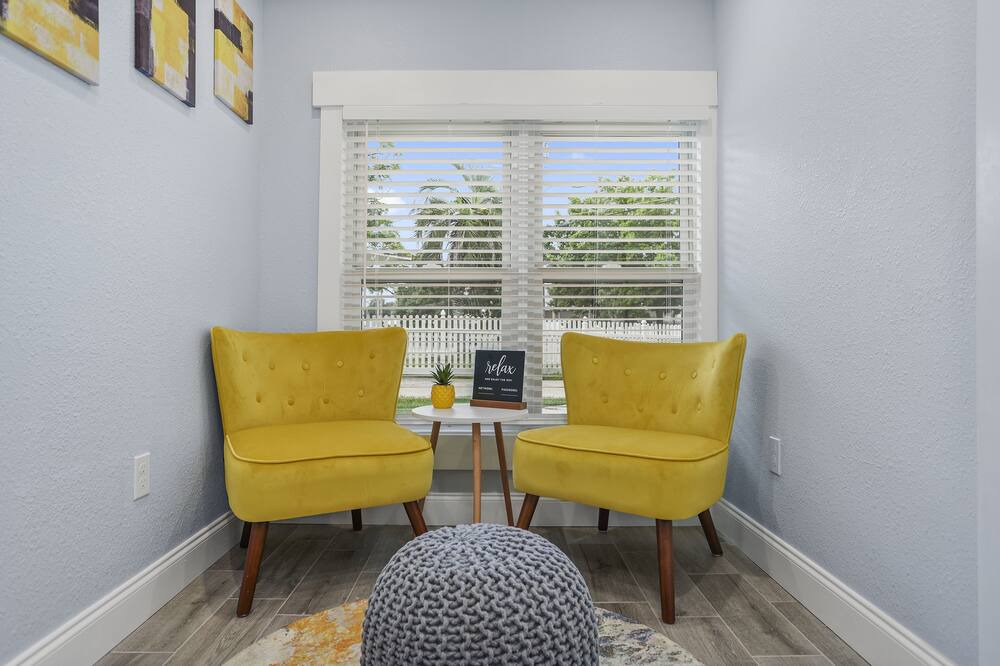 Photo of Livingroom in Wadeview Park