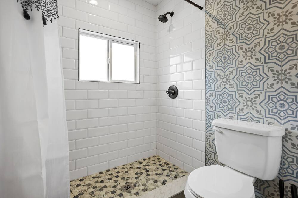 Photo of Bathroom in Wadeview Park