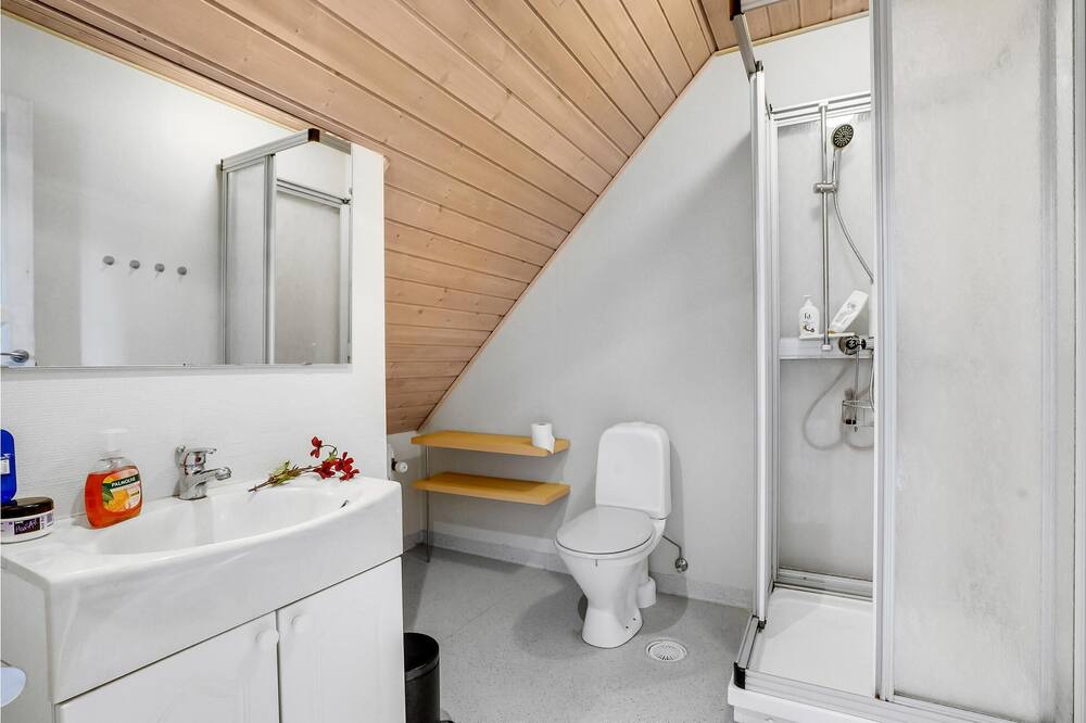 Photo of Bathroom in Henne