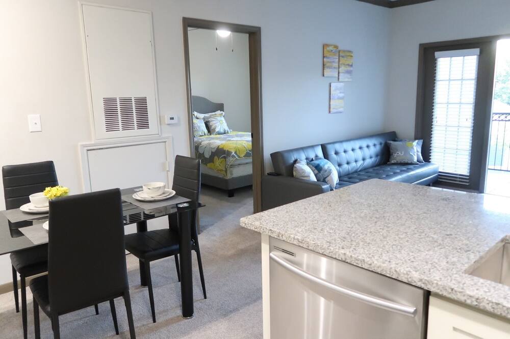 Photo of Livingroom in South Main