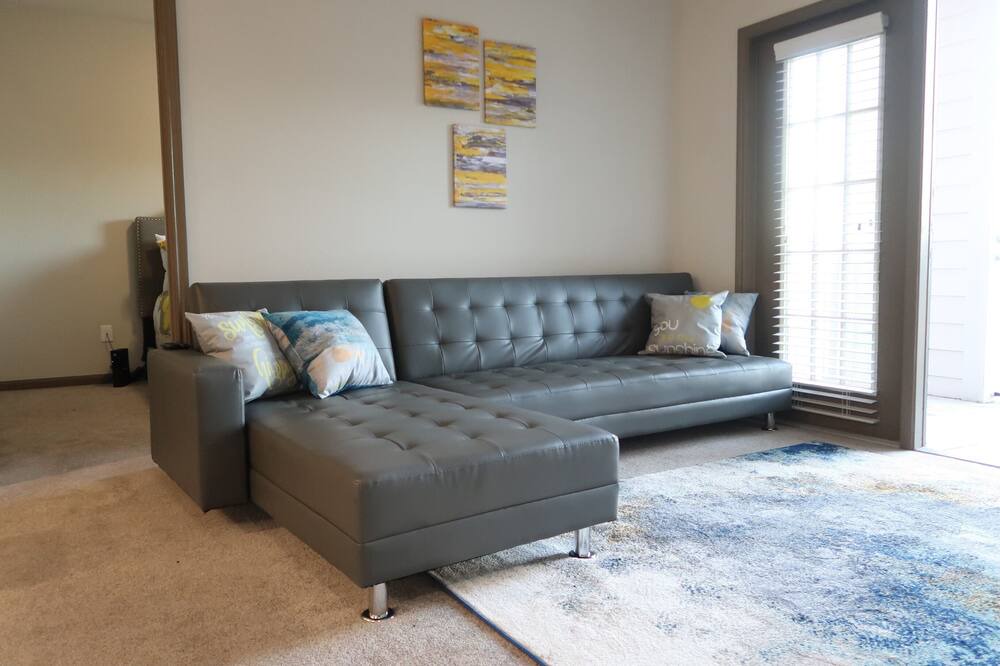 Photo of Livingroom in South Main