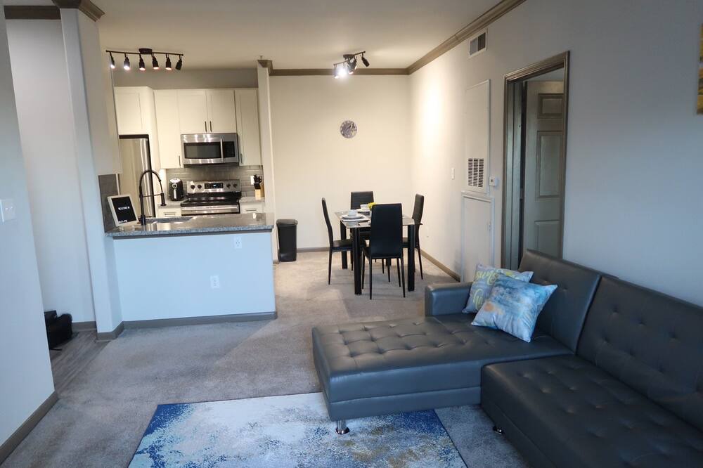 Photo of Livingroom in South Main
