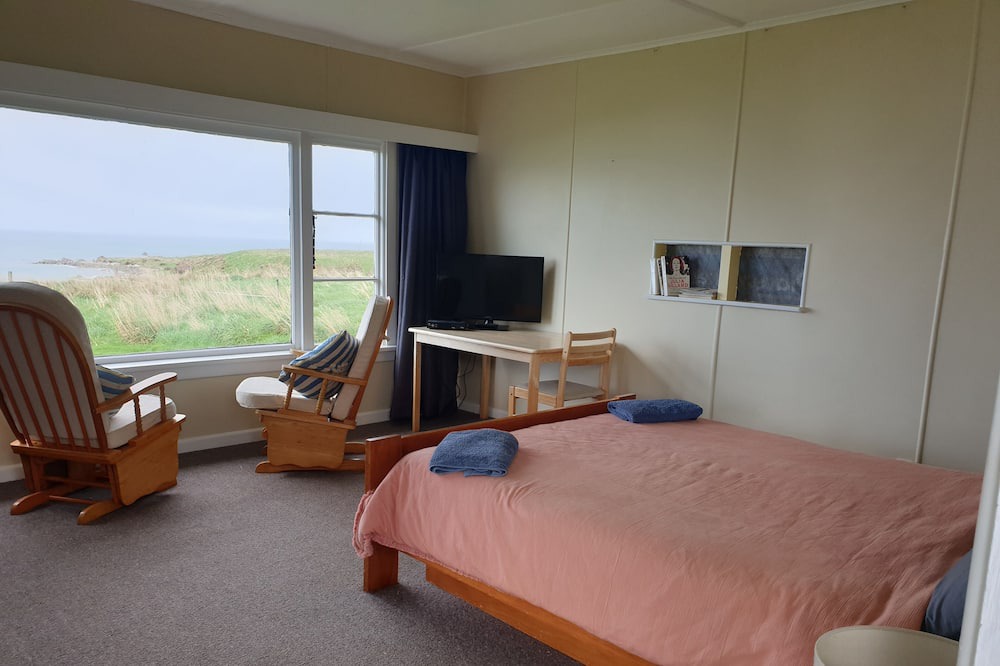Photo of Bedroom in Colac Bay