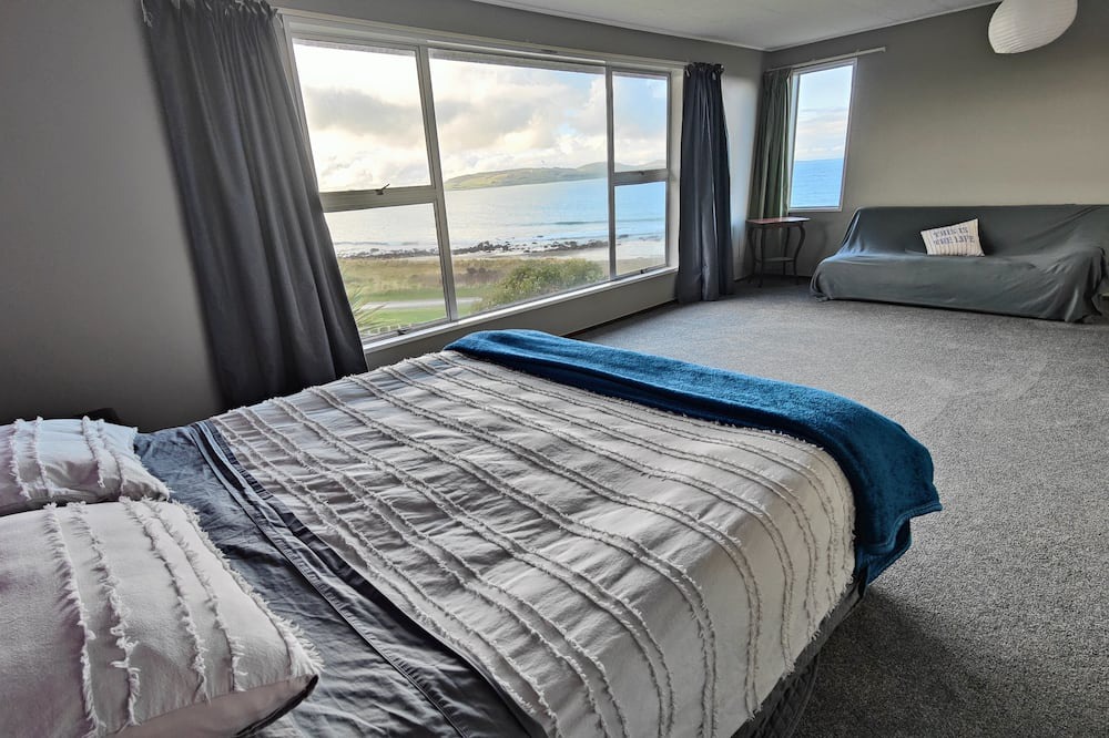 Photo of Bedroom in Colac Bay