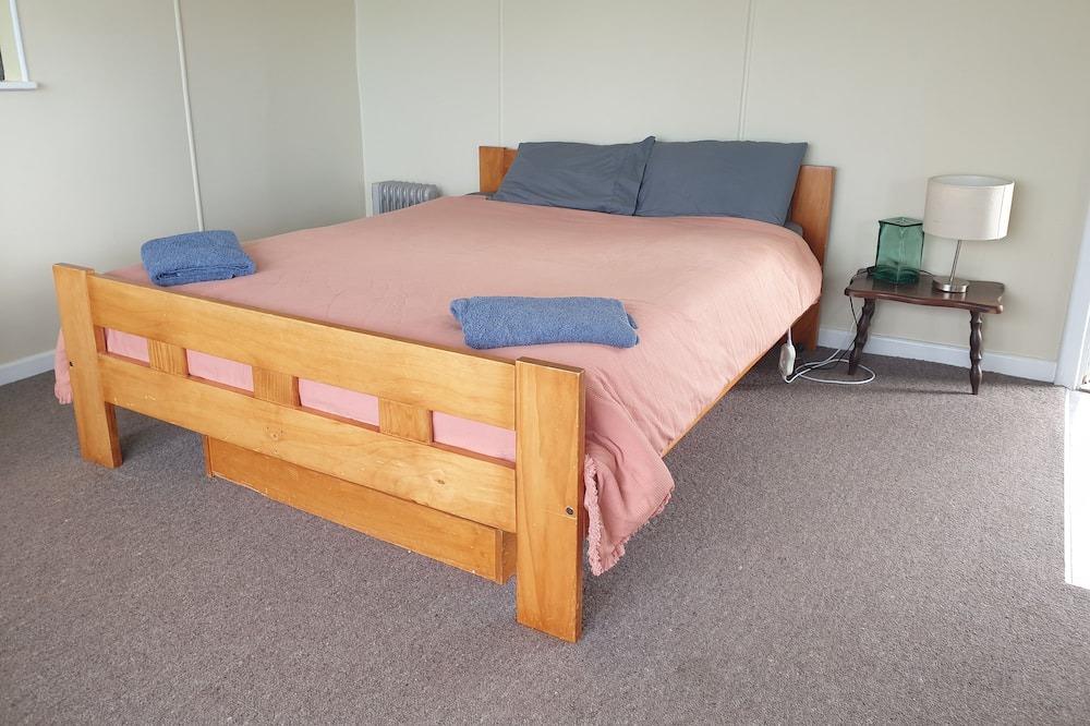 Photo of Bedroom in Colac Bay