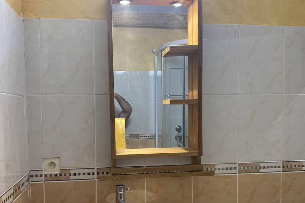 Photo of Bathroom in Miremont