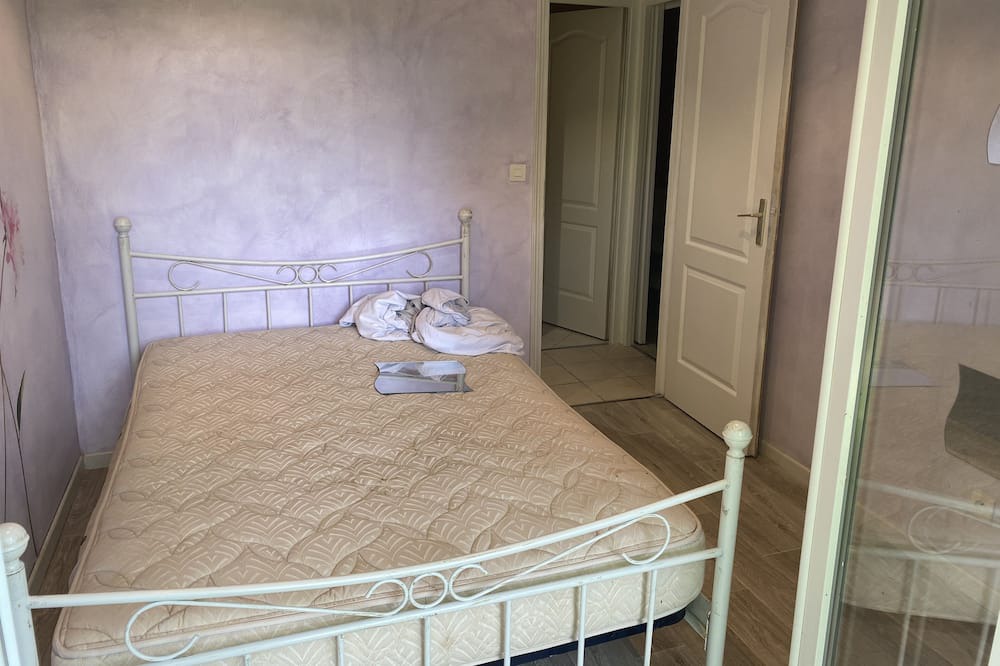 Photo of Bedroom in Miremont