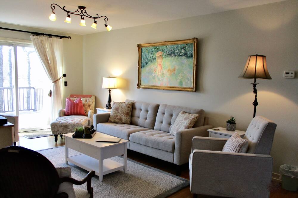 Photo of Livingroom in East Marion