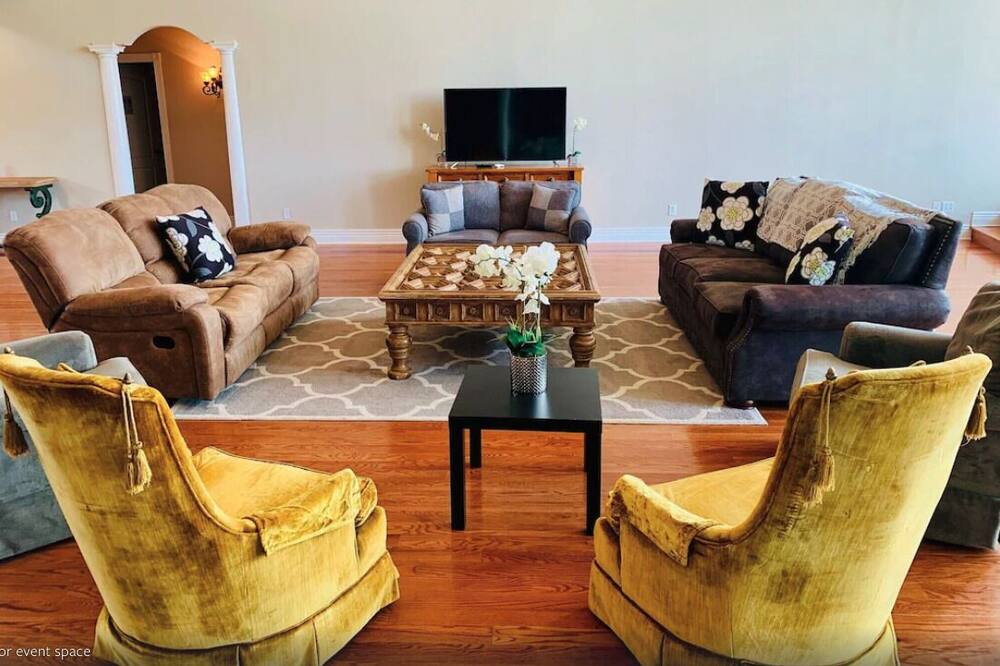 Photo of Livingroom in Highfill