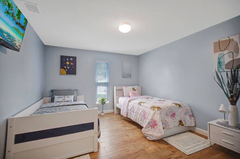 Photo of Bedroom in Neptune Beach