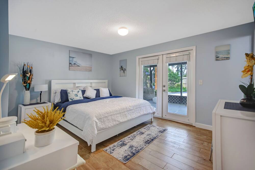 Photo of Bedroom in Neptune Beach