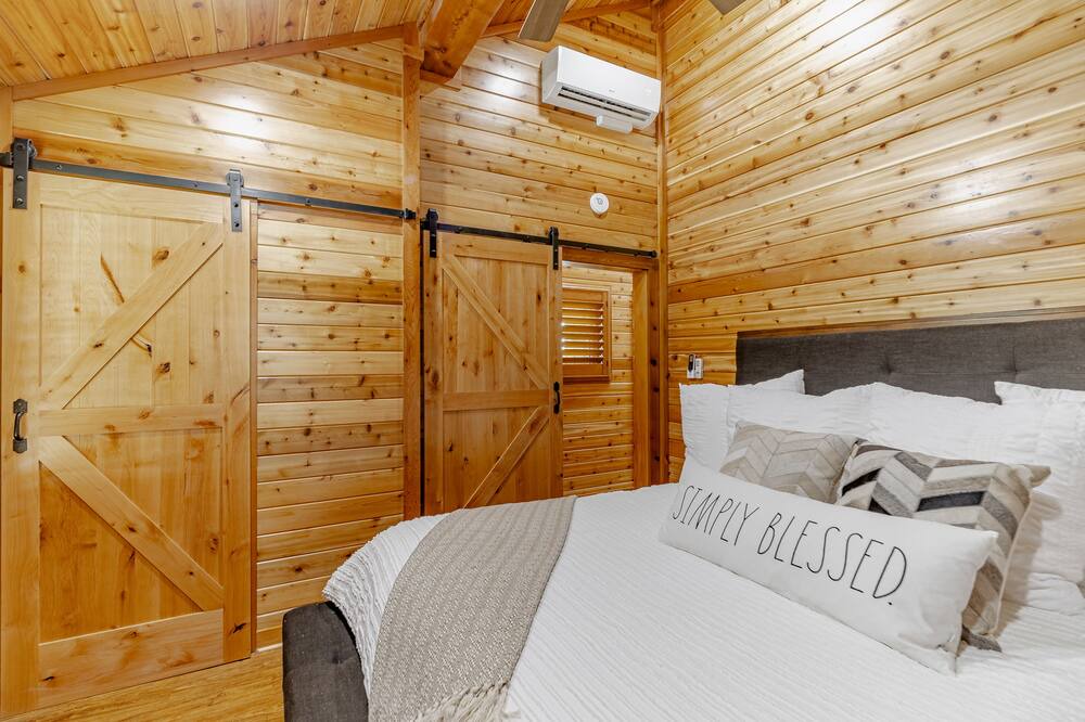 Photo of Bedroom in Lavon