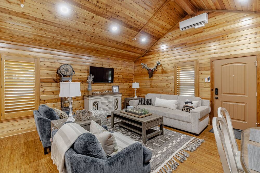 Photo of Livingroom in Lavon