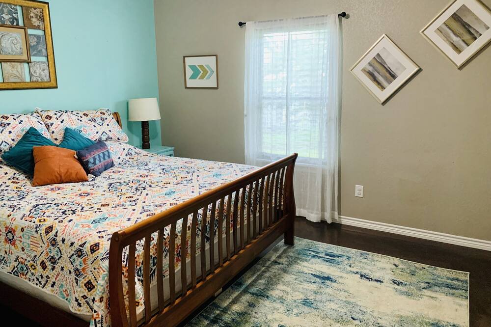Photo of Bedroom in Bastrop