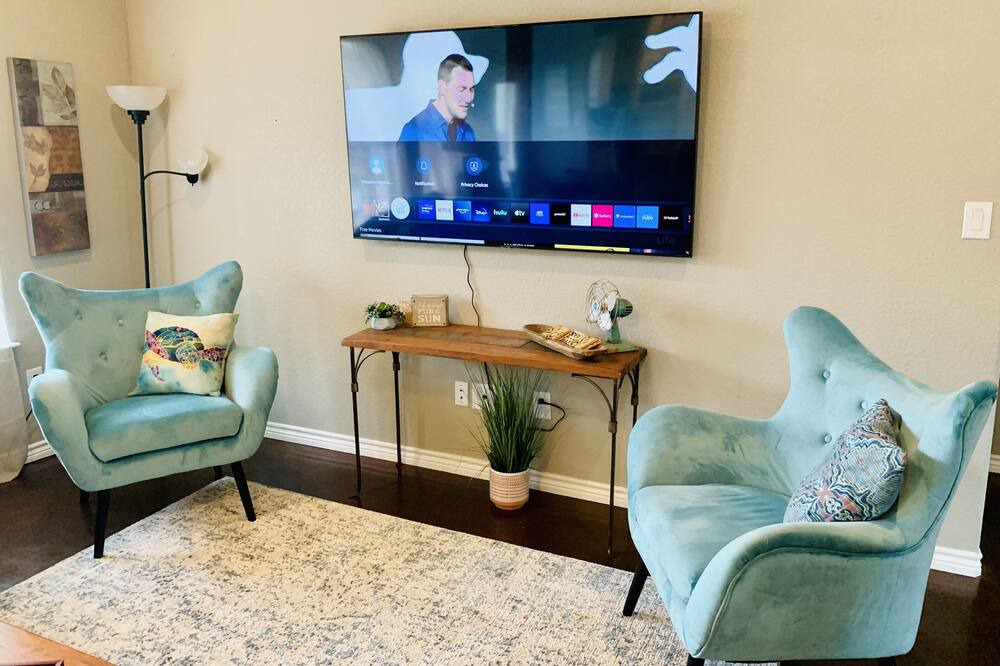 Photo of Livingroom in Bastrop