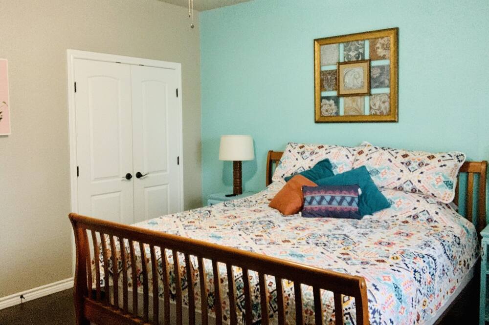 Photo of Bedroom in Bastrop