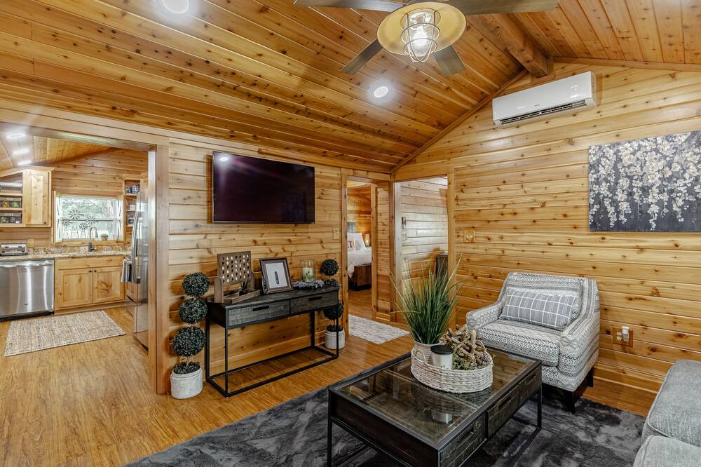 Photo of Livingroom in Lavon