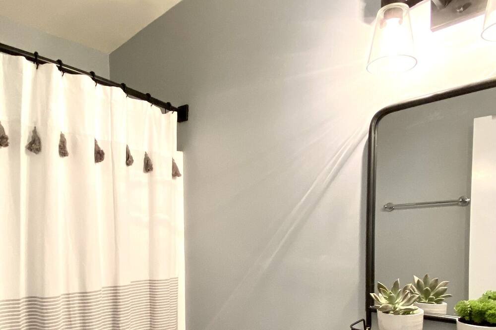 Photo of Bathroom in Oak Hill