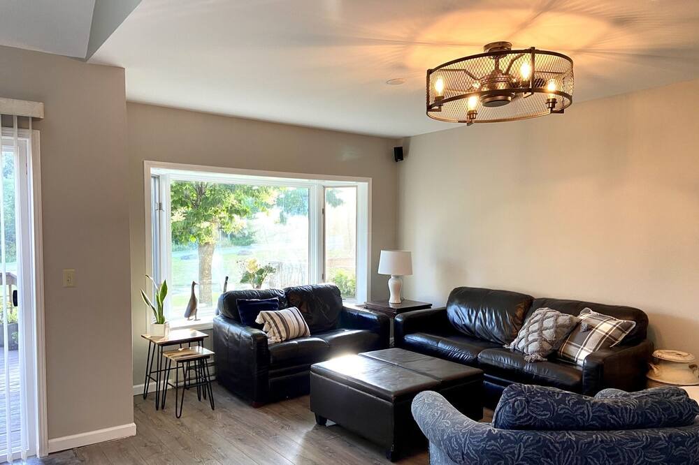 Photo of Others in Oak Hill