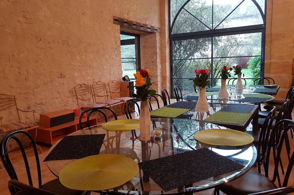 Photo of Kitchen in Foecy