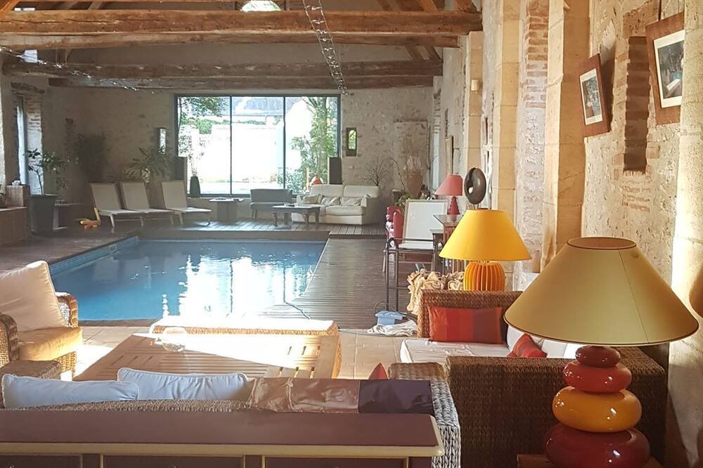 Photo of Bedroom in Foecy