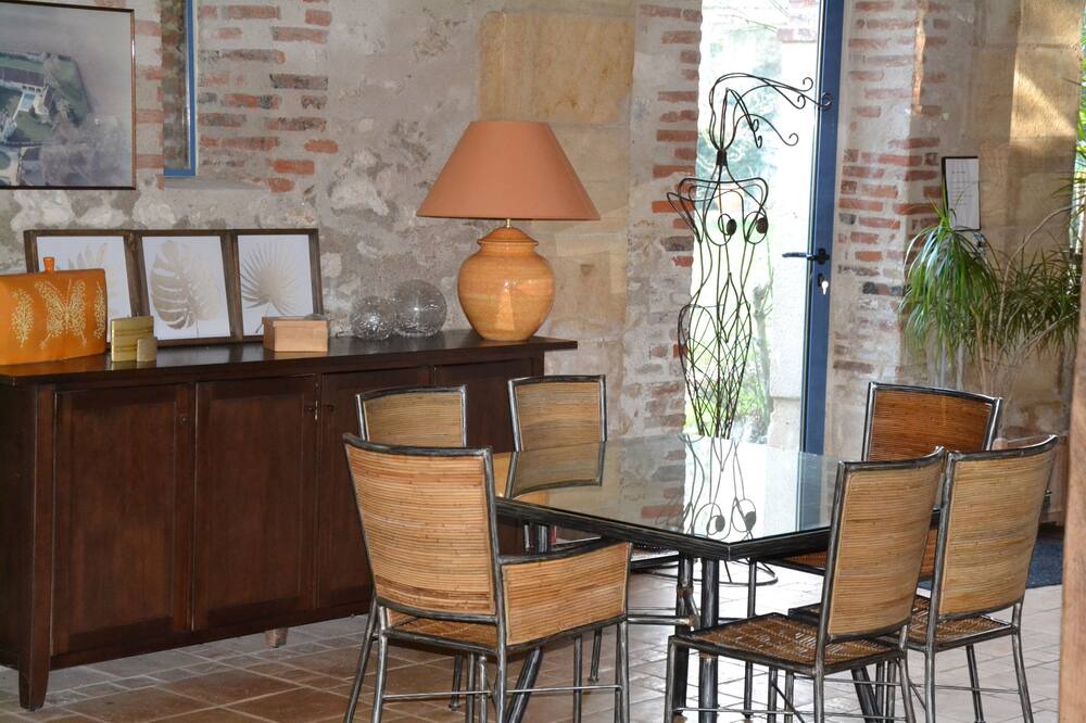 Photo of Kitchen in Foecy