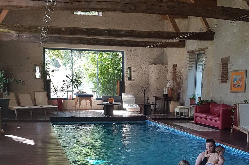 Photo of Outdoor in Foecy