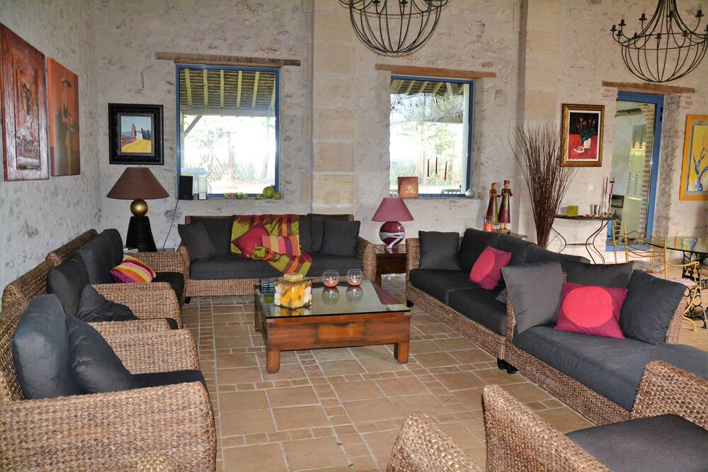 Photo of Livingroom in Foecy