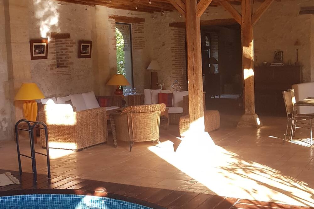 Photo of Outdoor in Foecy