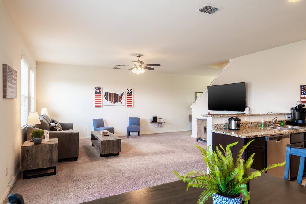 Photo of Livingroom in Medina Valley
