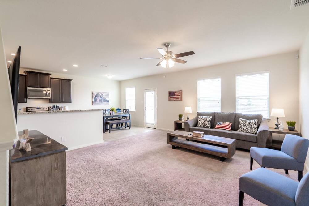 Photo of Livingroom in Medina Valley