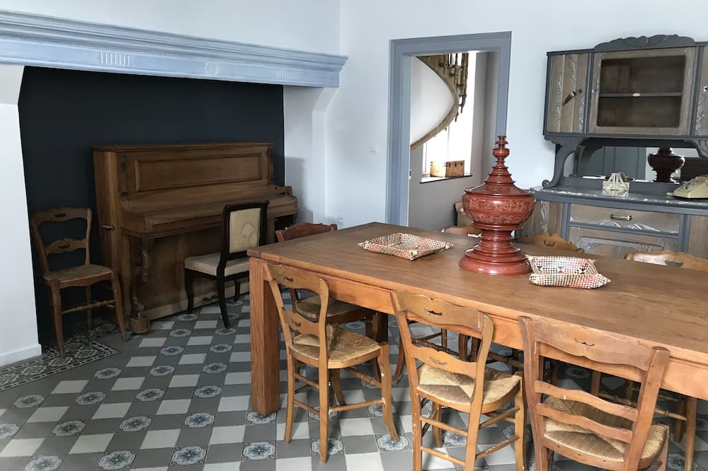 Photo of Kitchen in Estree-Wamin